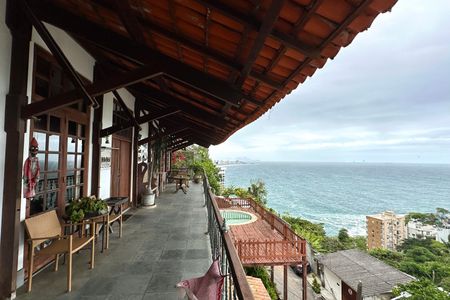 Casa à venda com 524m², 4 quartos e 3 vagas Casa à venda com 524m², 4 quartos e 3 vagasÁrea Externa