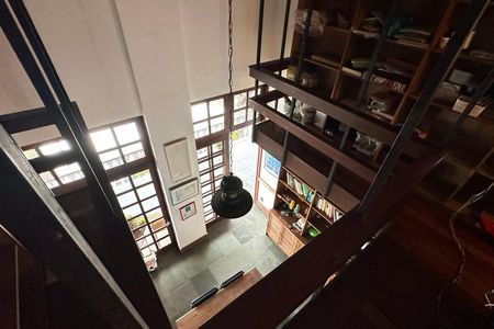 Casa à venda com 524m², 4 quartos e 3 vagas Casa à venda com 524m², 4 quartos e 3 vagasEscritório