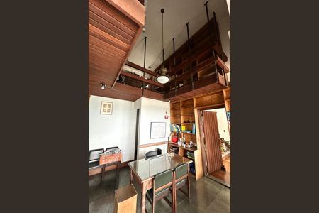 Casa à venda com 524m², 4 quartos e 3 vagas Casa à venda com 524m², 4 quartos e 3 vagasSala 2