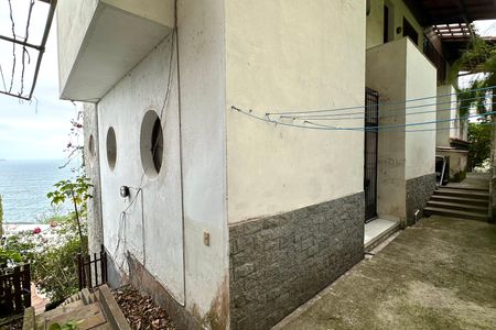 Casa à venda com 524m², 4 quartos e 3 vagas Casa à venda com 524m², 4 quartos e 3 vagasÁrea Externa