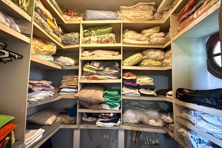 Casa à venda com 524m², 4 quartos e 3 vagas Casa à venda com 524m², 4 quartos e 3 vagasCloset da Suíte