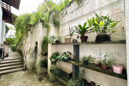 Casa à venda com 524m², 4 quartos e 3 vagas Casa à venda com 524m², 4 quartos e 3 vagasÁrea Externa