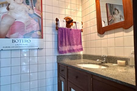 Casa à venda com 524m², 4 quartos e 3 vagas Casa à venda com 524m², 4 quartos e 3 vagasLavabo 2