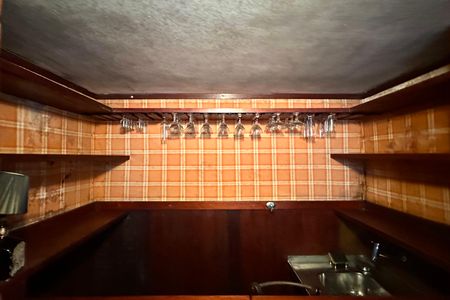 Casa à venda com 524m², 4 quartos e 3 vagas Casa à venda com 524m², 4 quartos e 3 vagasSala 2