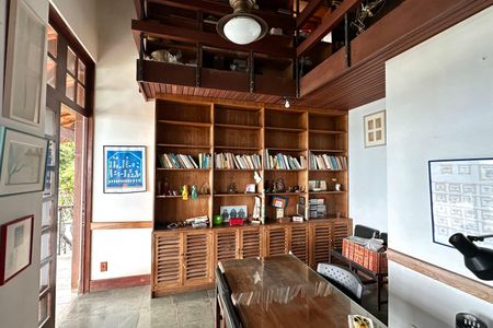 Casa à venda com 524m², 4 quartos e 3 vagas Casa à venda com 524m², 4 quartos e 3 vagasSala 2