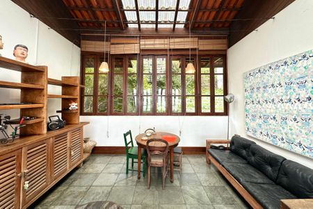 Casa à venda com 524m², 4 quartos e 3 vagas Casa à venda com 524m², 4 quartos e 3 vagasSala 3