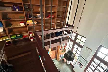 Casa à venda com 524m², 4 quartos e 3 vagas Casa à venda com 524m², 4 quartos e 3 vagasEscritório