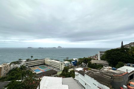 Casa à venda com 524m², 4 quartos e 3 vagas Casa à venda com 524m², 4 quartos e 3 vagas Vista da Área Externa