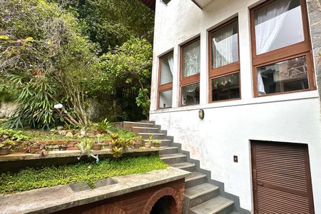 Casa à venda com 524m², 4 quartos e 3 vagas Casa à venda com 524m², 4 quartos e 3 vagasÁrea Externa