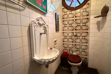 Casa à venda com 524m², 4 quartos e 3 vagas Casa à venda com 524m², 4 quartos e 3 vagasLavabo 1