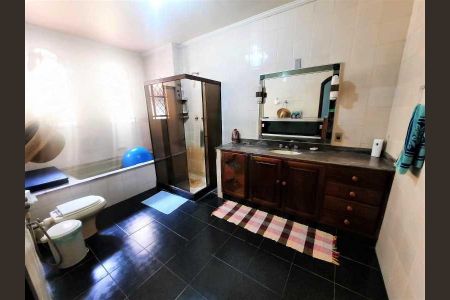 Casa de condomínio à venda com 331m², 4 quartos e 4 vagas