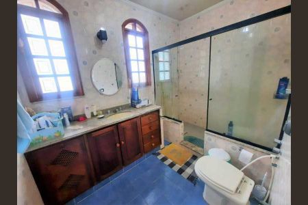 Casa de condomínio à venda com 331m², 4 quartos e 4 vagas