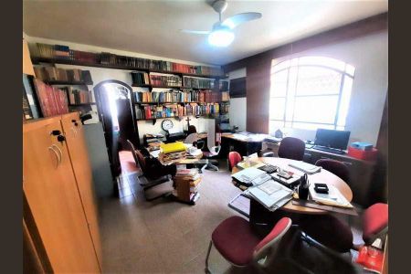 Casa de condomínio à venda com 331m², 4 quartos e 4 vagas