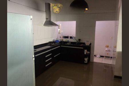 Casa à venda com 4 quartos, 1000m² em Quintas do Jacubá, Contagem