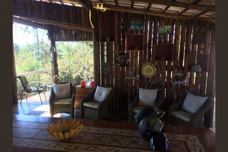 Casa à venda com 4 quartos, 1000m² em Quintas do Jacubá, Contagem