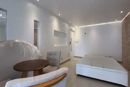Sala de apartamento à venda com 2 quartos, 58m² em Jardim Flor da Montanha, Guarulhos