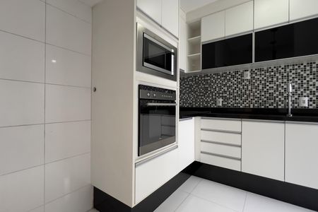 Apartamento para alugar com 58m², 2 quartos e 1 vaga Apartamento para alugar com 58m², 2 quartos e 1 vagaCozinha e Área de Serviço