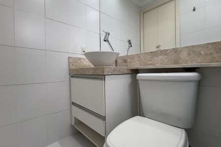 Apartamento para alugar com 58m², 2 quartos e 1 vaga Apartamento para alugar com 58m², 2 quartos e 1 vagaBanheiro da Suíte