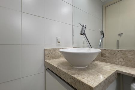 Apartamento para alugar com 58m², 2 quartos e 1 vaga Apartamento para alugar com 58m², 2 quartos e 1 vagaBanheiro da Suíte
