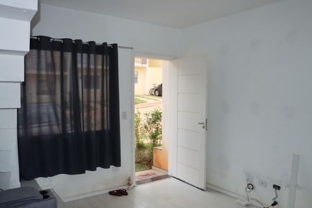 Sala de casa de condomínio para alugar com 2 quartos, 148m² em Chácara Ondas Verdes, Cotia