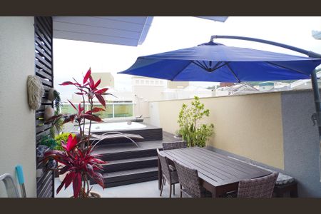 Apartamento para alugar com 190m², 4 quartos e 2 vagas Apartamento para alugar com 190m², 4 quartos e 2 vagasTerraço