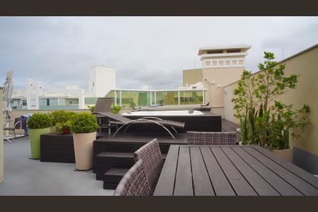 Apartamento para alugar com 190m², 4 quartos e 2 vagas Apartamento para alugar com 190m², 4 quartos e 2 vagasTerraço