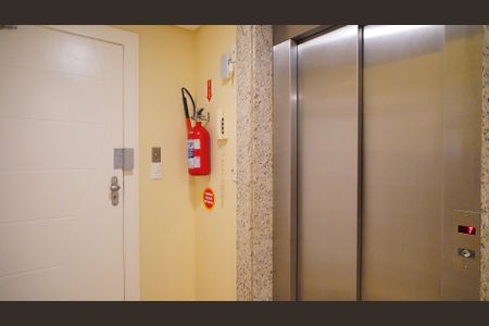 Apartamento para alugar com 190m², 4 quartos e 2 vagas Apartamento para alugar com 190m², 4 quartos e 2 vagasHall de entrada