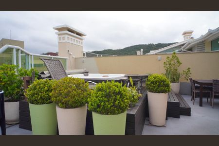 Apartamento para alugar com 190m², 4 quartos e 2 vagas Apartamento para alugar com 190m², 4 quartos e 2 vagasTerraço