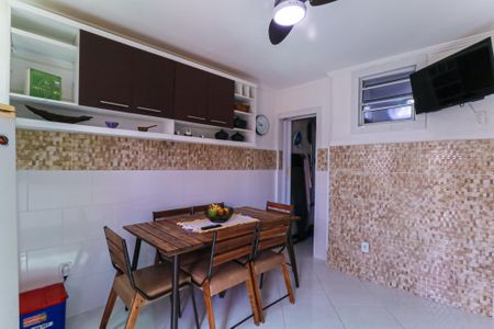 Apartamento à venda com 60m², 2 quartos e 2 vagasCopa