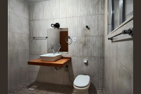 Apartamento para alugar com 109m², 3 quartos e 1 vaga Apartamento para alugar com 109m², 3 quartos e 1 vagaBanheiro Corredor