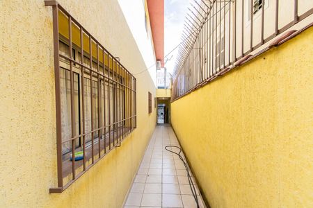 Casa à venda com 150m², 3 quartos e 2 vagasCorredor