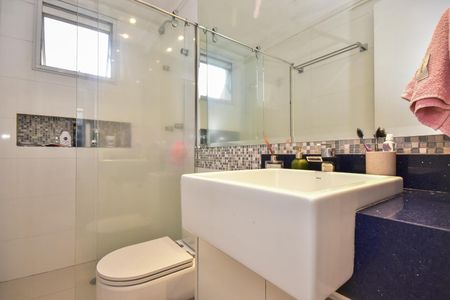 Apartamento à venda com 96m², 2 quartos e 2 vagasBanheiro Suíte 