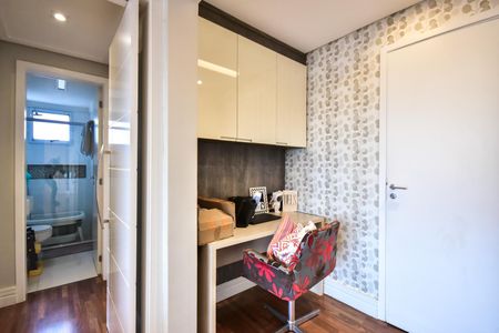 Apartamento à venda com 96m², 2 quartos e 2 vagasEscritório
