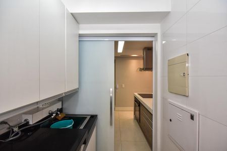 Apartamento à venda com 96m², 2 quartos e 2 vagasÁrea de Serviço 