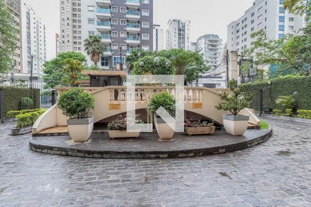 Apartamento à venda com 77m², 2 quartos e sem vagaÁrea externa
