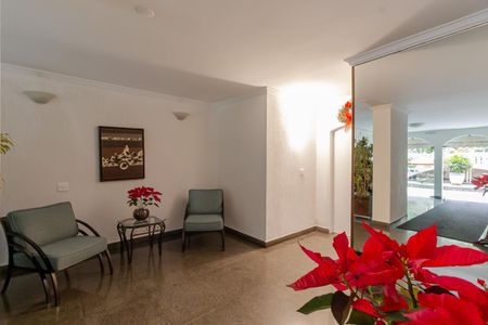 Apartamento à venda com 77m², 2 quartos e sem vagaÁrea comum