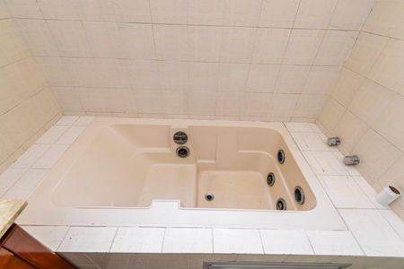 Casa para alugar com 444m², 7 quartos e 4 vagas Casa para alugar com 444m², 7 quartos e 4 vagasBanheiro da Suíte 1