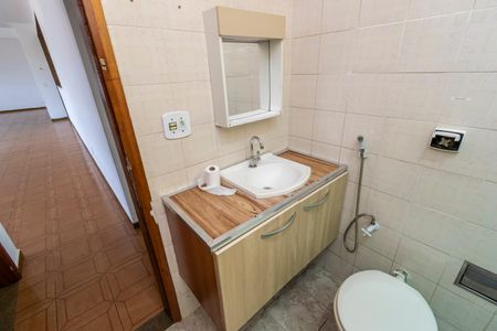 Casa para alugar com 444m², 7 quartos e 4 vagas Casa para alugar com 444m², 7 quartos e 4 vagasBanheiro Social