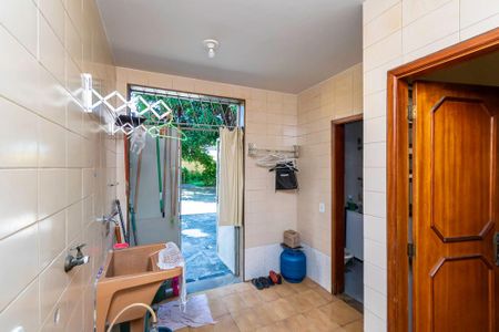 Casa à venda com 200m², 3 quartos e 2 vagasÁrea de Serviço