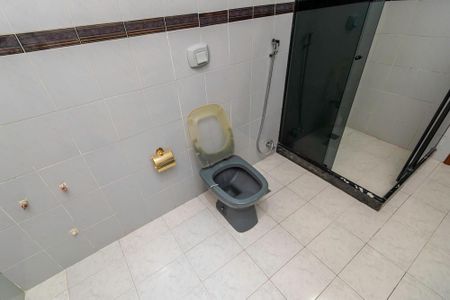 Casa à venda com 200m², 3 quartos e 2 vagasBanheiro da Suíte