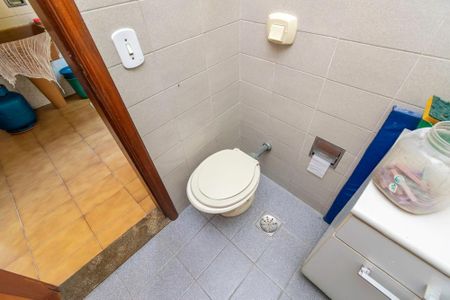 Casa à venda com 200m², 3 quartos e 2 vagasBanheiro de serviço