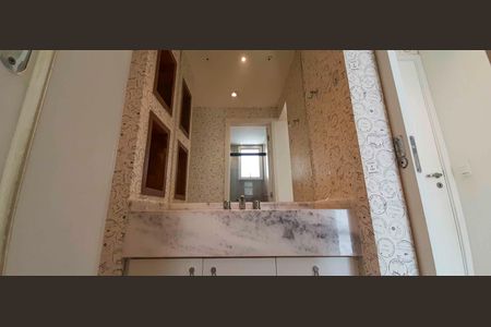 Apartamento à venda com 137m², 2 quartos e 5 vagasBanheiro da Suíte 2