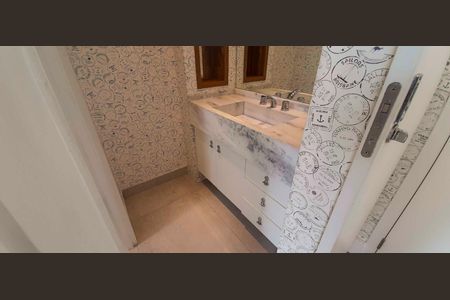 Apartamento à venda com 137m², 2 quartos e 5 vagasBanheiro da Suíte 2