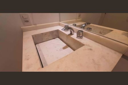 Apartamento à venda com 137m², 2 quartos e 5 vagasBanheiro da Suíte 1