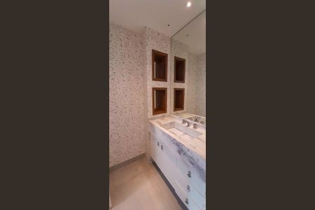 Apartamento à venda com 137m², 2 quartos e 5 vagasBanheiro da Suíte 2