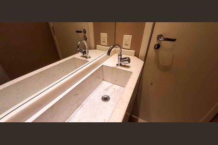 Apartamento à venda com 137m², 2 quartos e 5 vagasLavabo