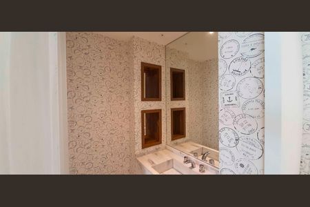 Apartamento à venda com 137m², 2 quartos e 5 vagasBanheiro da Suíte 2