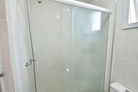 Apartamento à venda com 74m², 3 quartos e 2 vagas Apartamento à venda com 74m², 3 quartos e 2 vagasBanheiro da suíte