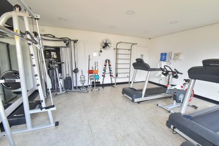 Apartamento à venda com 74m², 3 quartos e 2 vagas Apartamento à venda com 74m², 3 quartos e 2 vagasÁrea comum - Academia