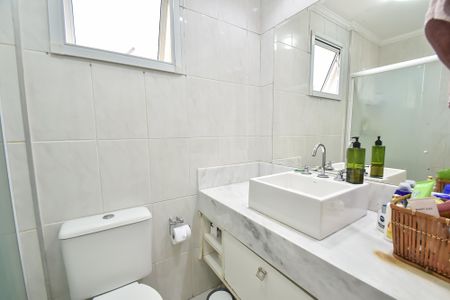 Apartamento à venda com 74m², 3 quartos e 2 vagas Apartamento à venda com 74m², 3 quartos e 2 vagasBanheiro da suíte